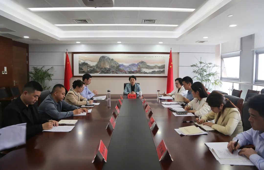 市委常委、统战部部长吴晓丹参加所在党支部组织生活会