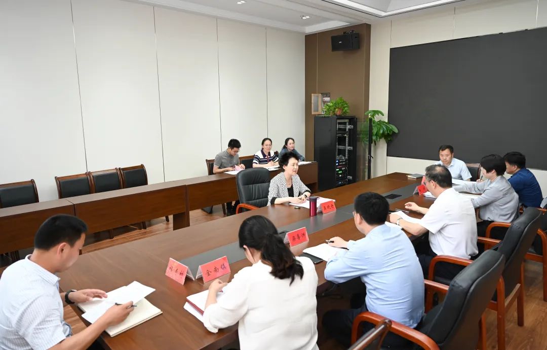 吴晓丹在金湖县调研学习教育开展情况