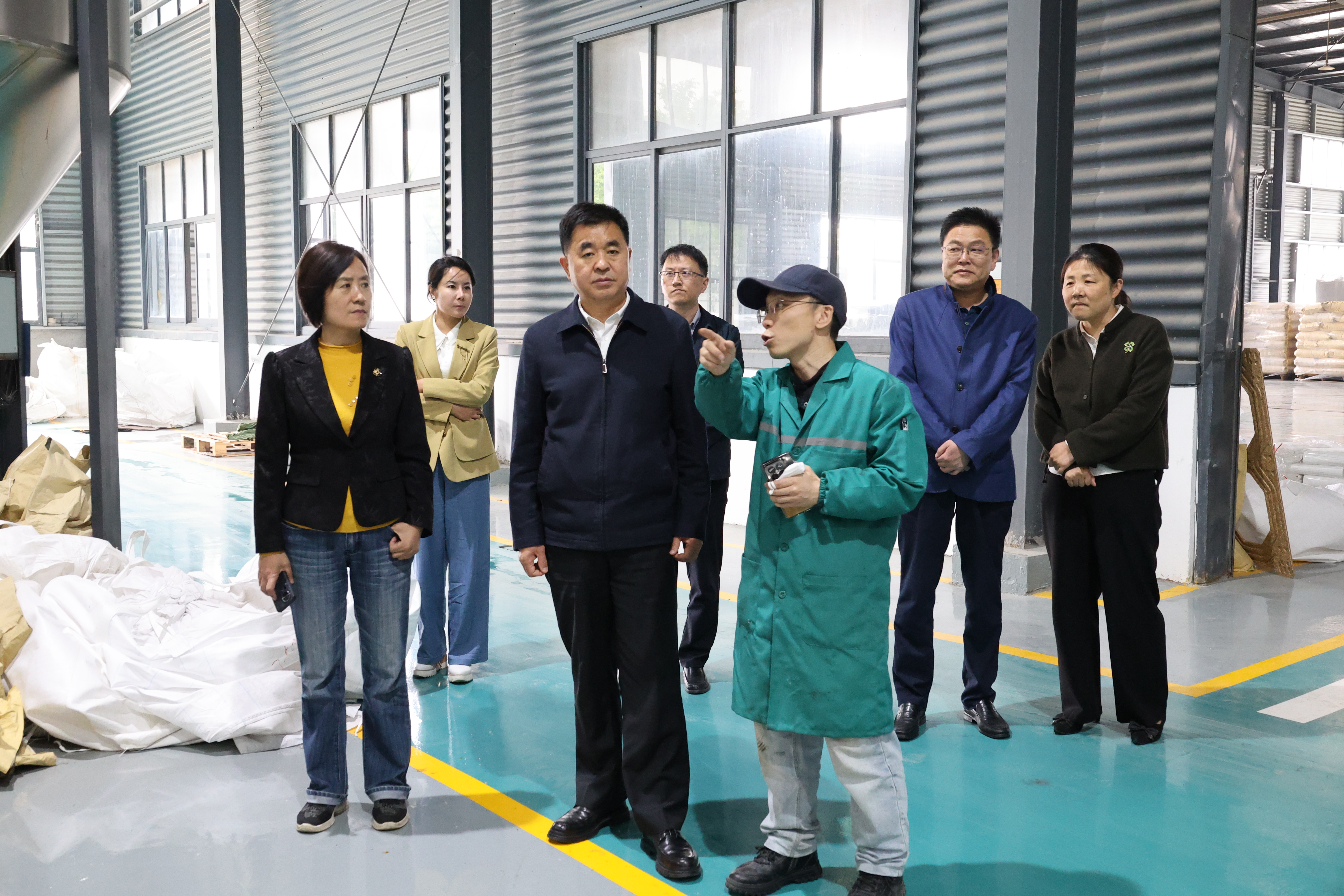 民盟市委会赴金湖县调研科技型初创企业高质量发展.JPG