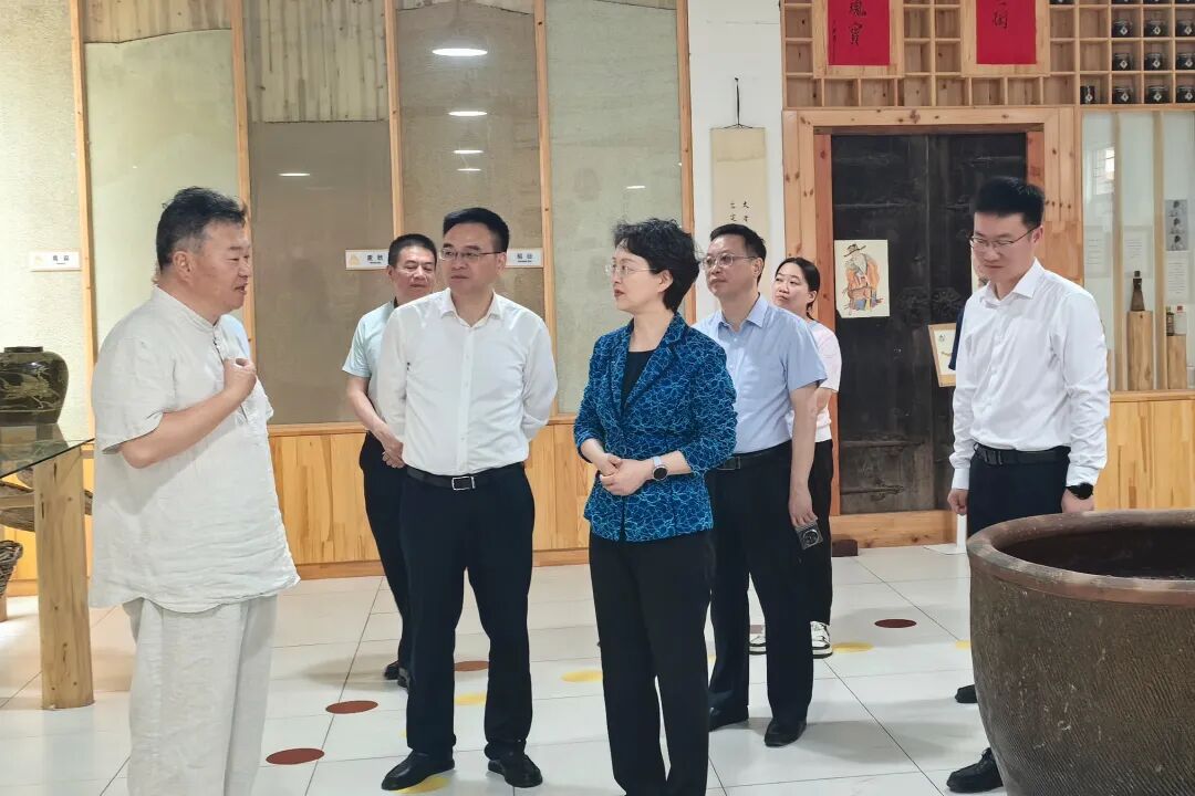 吴晓丹赴金湖调研树立和践行正确政绩观学习教育开展情况、基...